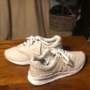 New Balance creme leopard print 997H.